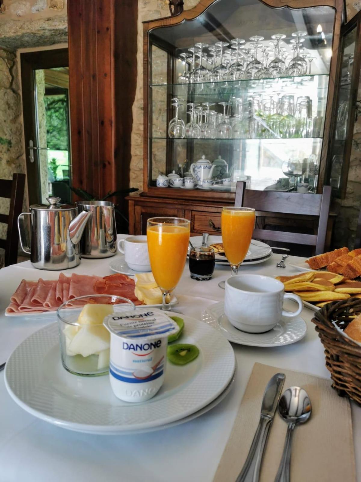 Casa Castineira Guest House Мушия Екстериор снимка
