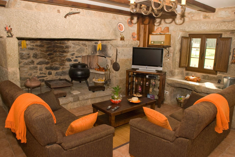 Casa Castineira Guest House Мушия Екстериор снимка